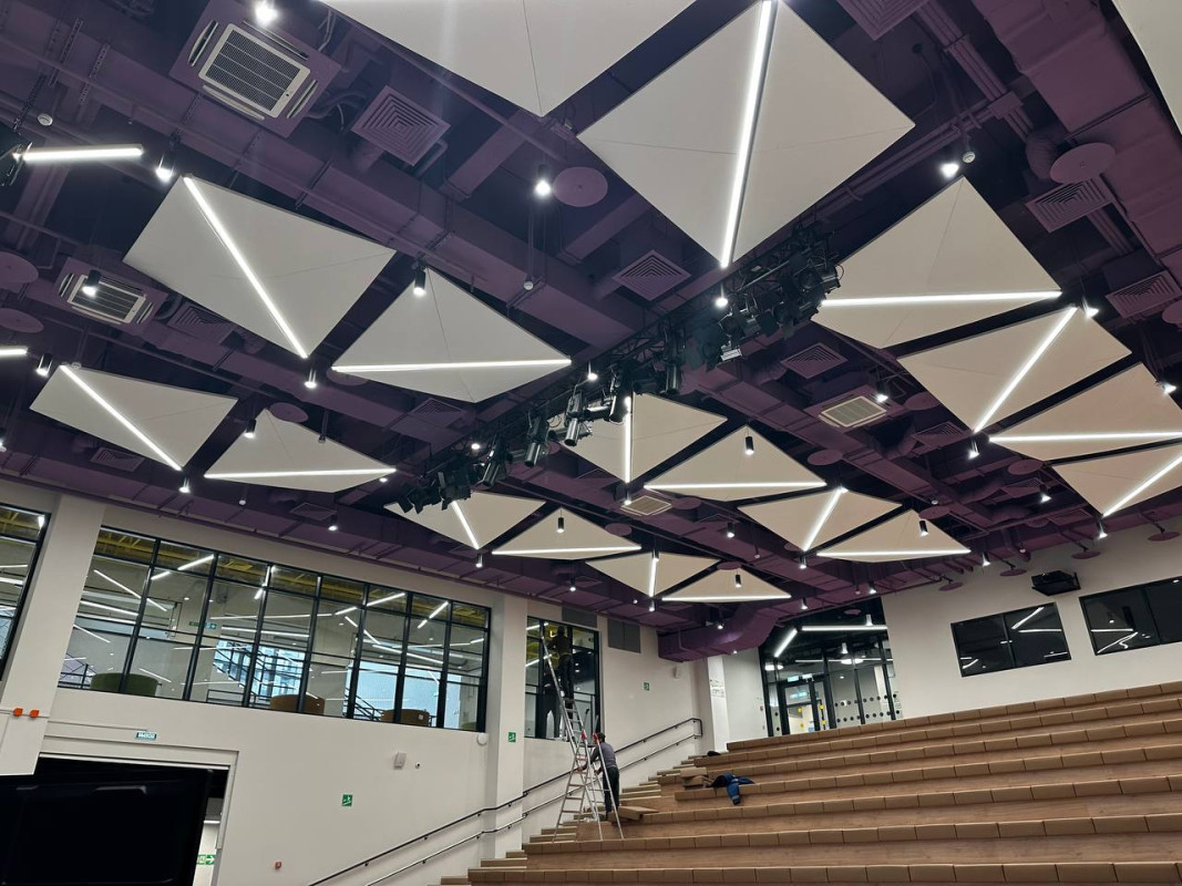 Освещение школы будущего №58 в Москве | LED-светильники для классов и спортзалов