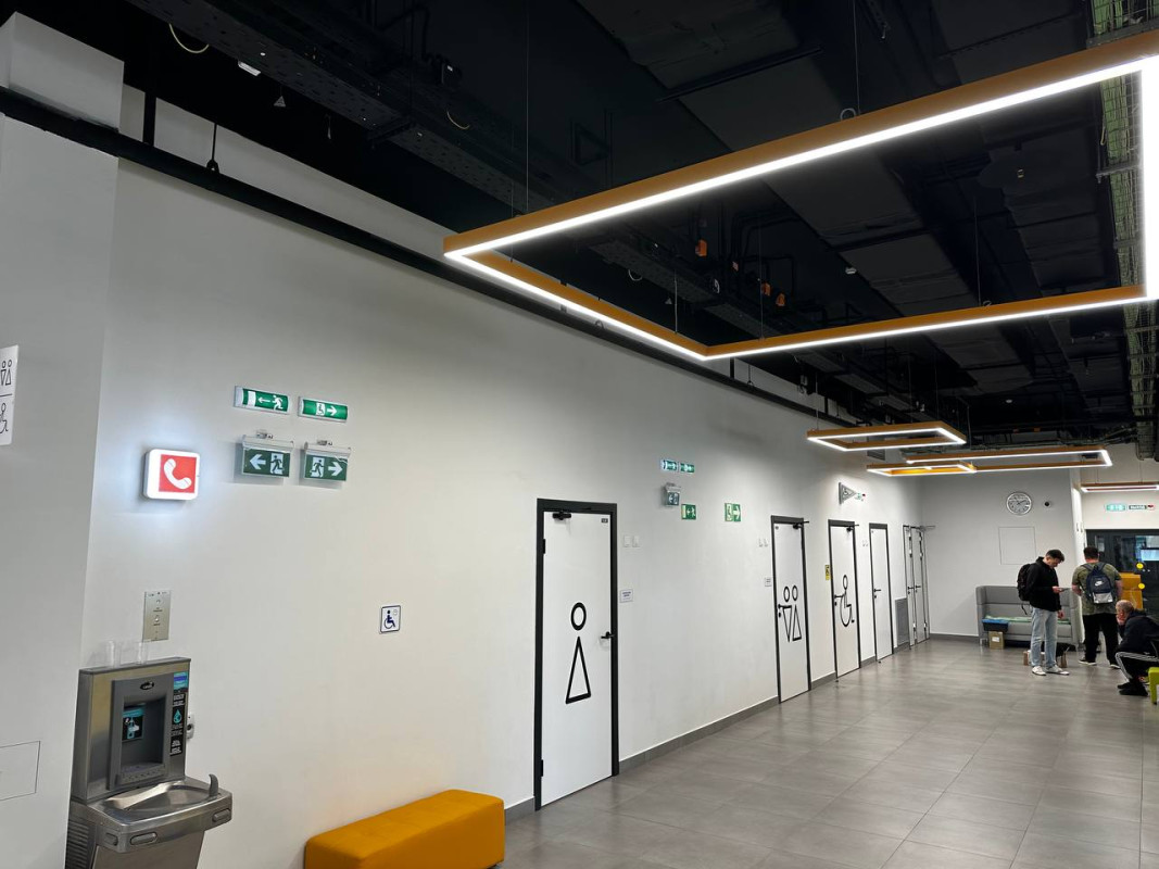 Освещение школы будущего №58 в Москве | LED-светильники для классов и спортзалов