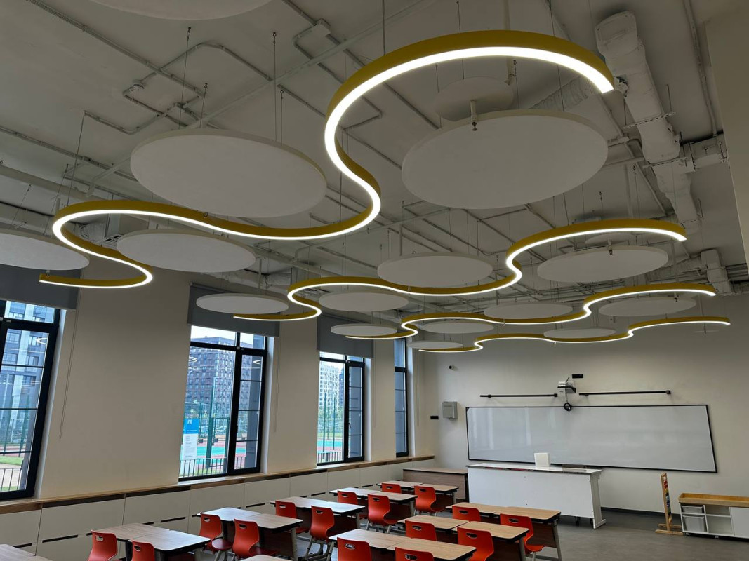 Освещение школы будущего №58 в Москве | LED-светильники для классов и спортзалов