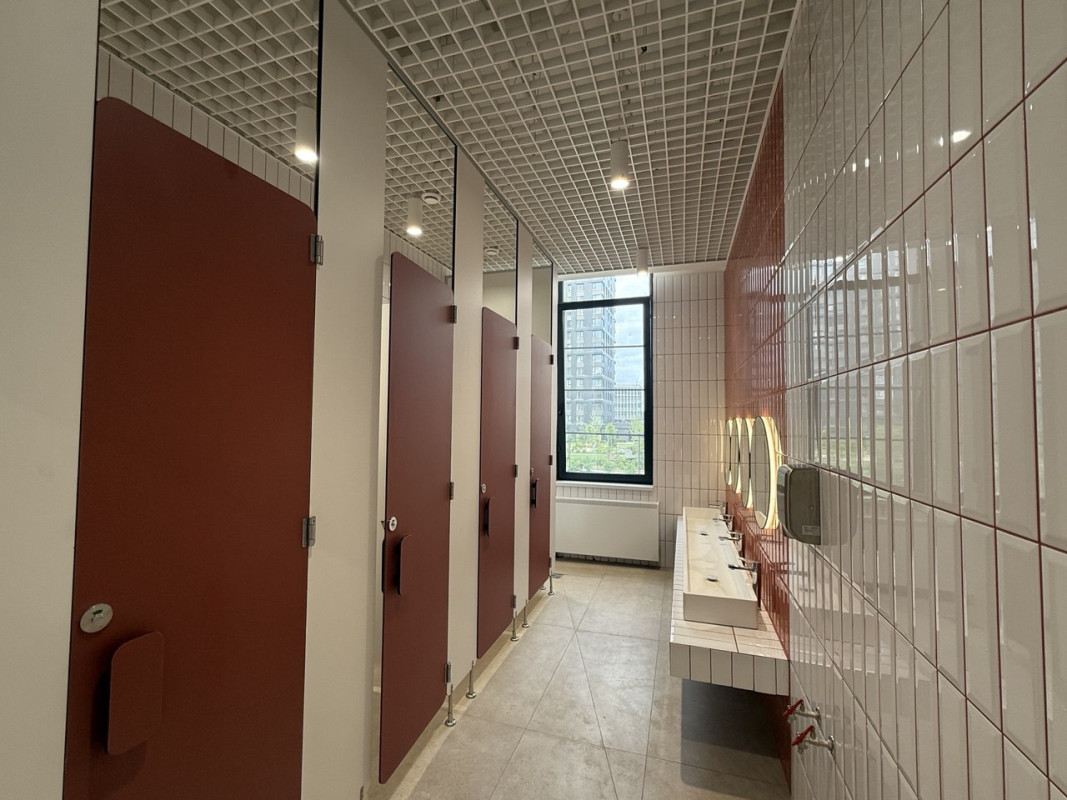 Освещение школы будущего №58 в Москве | LED-светильники для классов и спортзалов