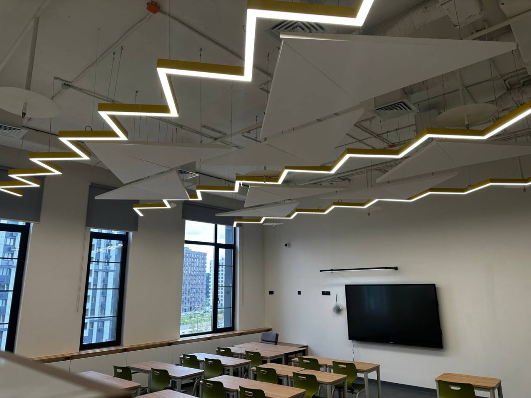 Освещение школы будущего №58 в Москве | LED-светильники для классов и спортзалов