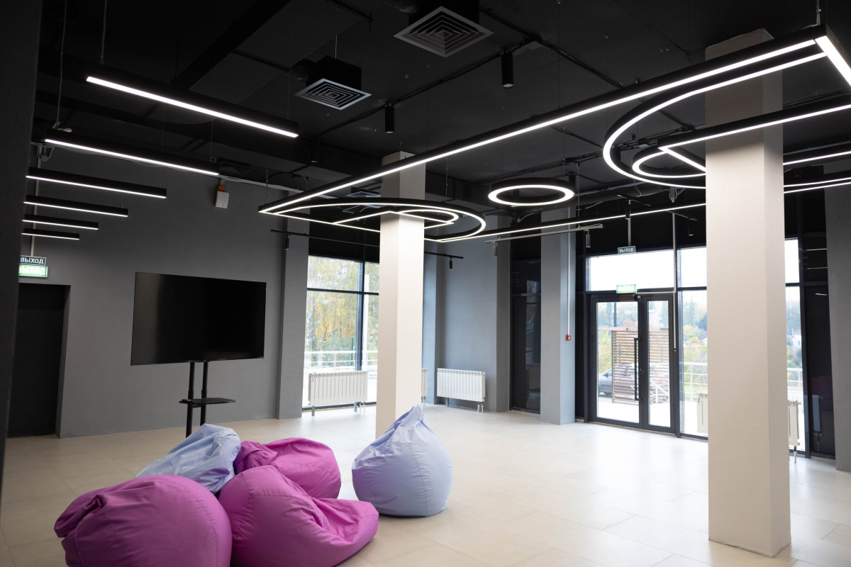 Освещение ФОК «Елец» — полный проект IETC: интерьер, фасад, внешние зоны и уникальный дизайнерский модуль