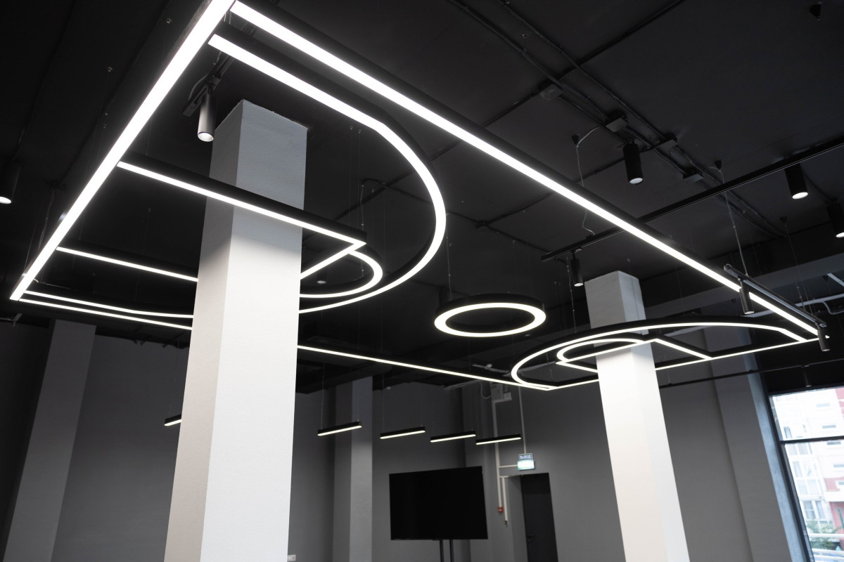 Освещение ФОК «Елец» — полный проект IETC: интерьер, фасад, внешние зоны и уникальный дизайнерский модуль