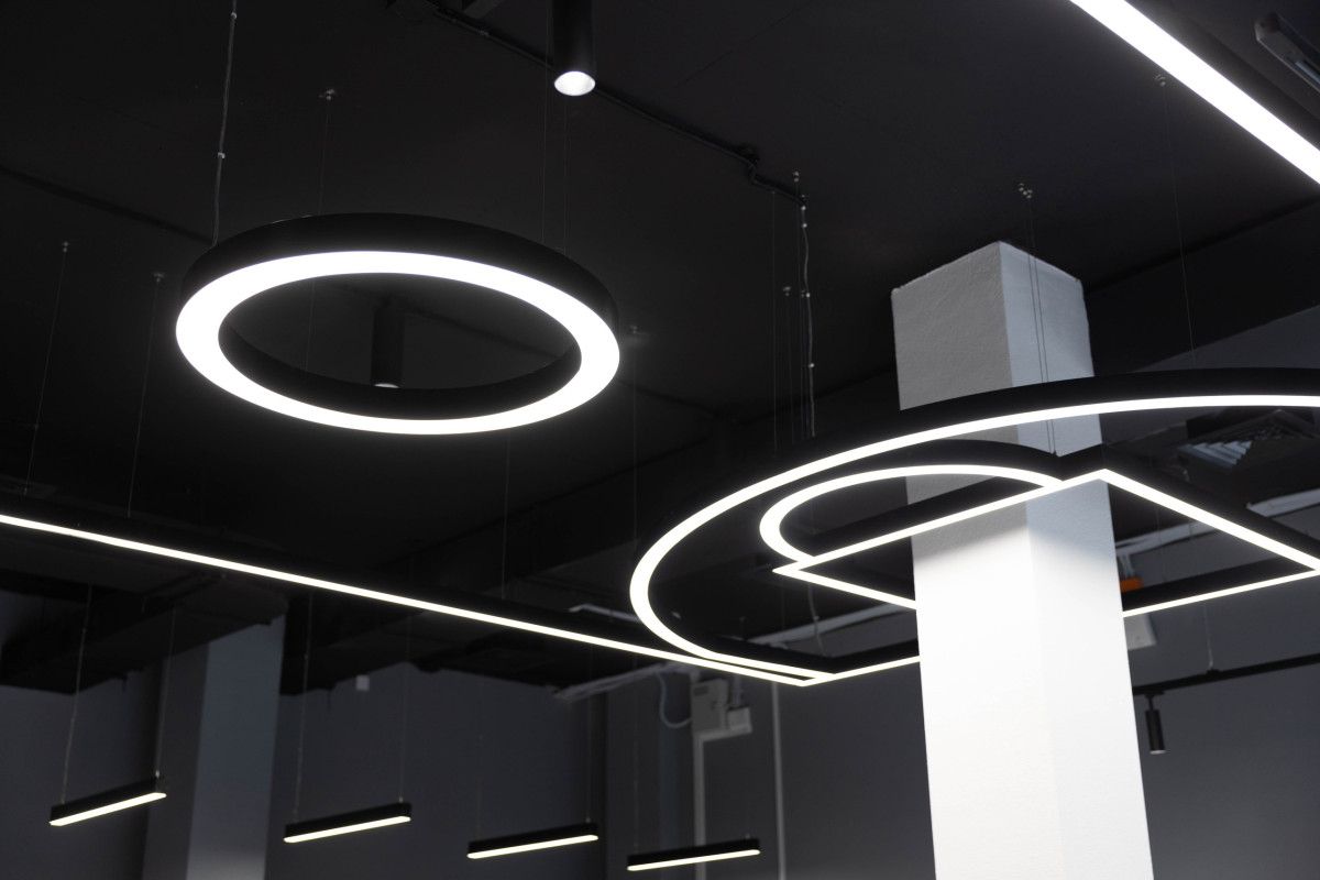 Освещение ФОК «Елец» — полный проект IETC: интерьер, фасад, внешние зоны и уникальный дизайнерский модуль