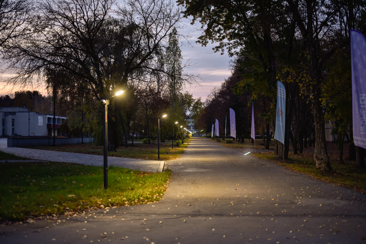 Опоры с логотипом для санаторно-оздоровительного комплекса «Прометей»